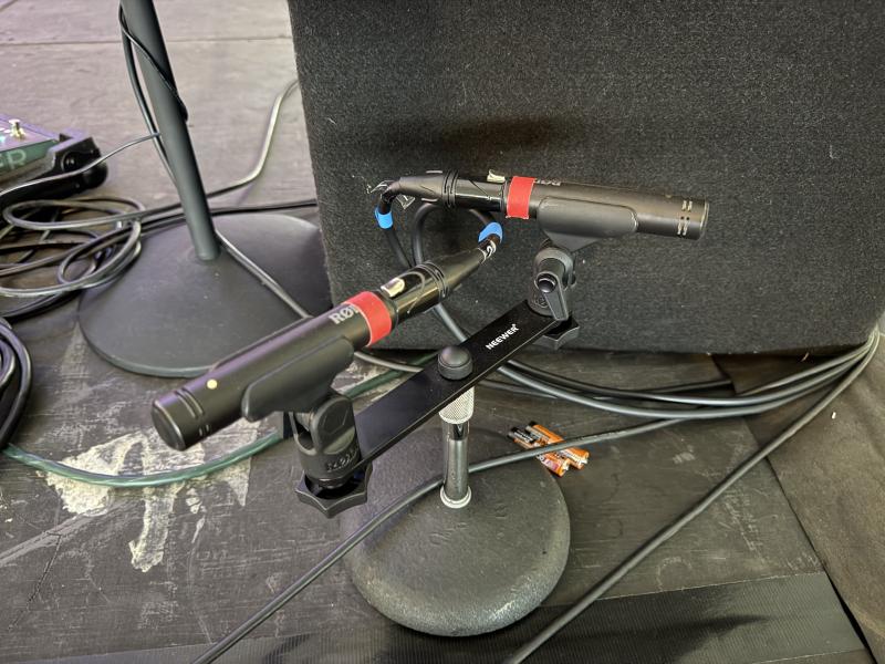 Crowd microphones on the stage