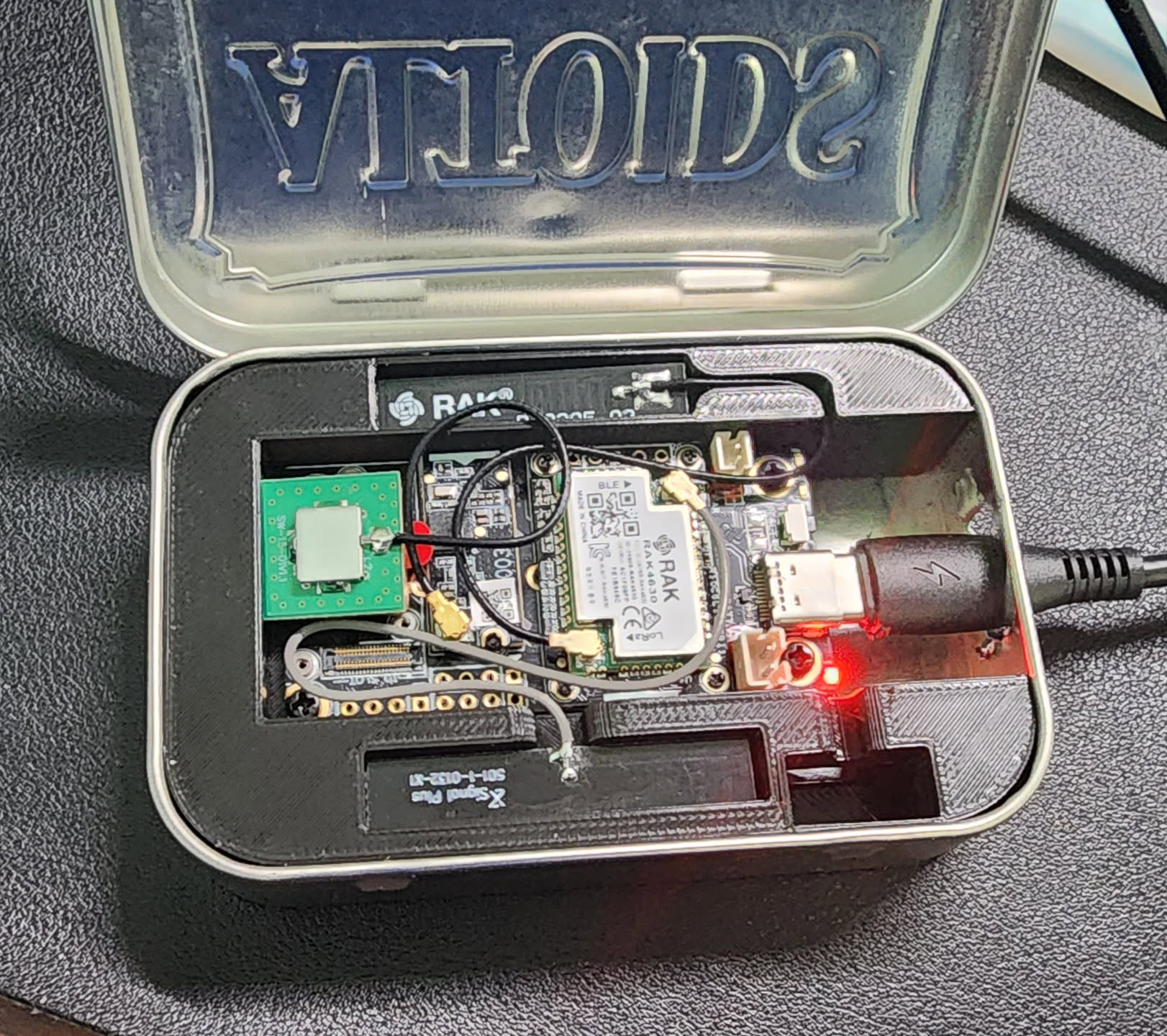 RAK Node in an Altoids tin with a 3D printed insert